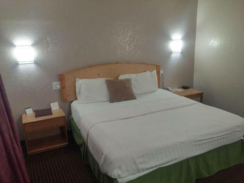 Hotel Ramada By Wyndham Grand Junction Exterior foto